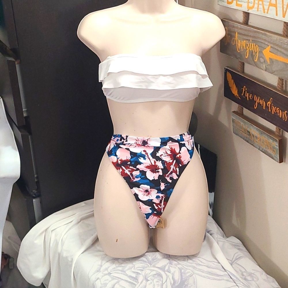 2pcs. Women's swim suit.